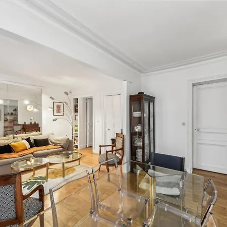 2 Bedrooms Near Galeries Lafayette Apartamento París